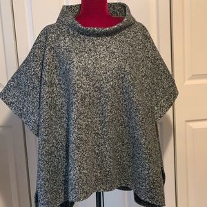 AZZ Trading INC blk/white cape/poncho